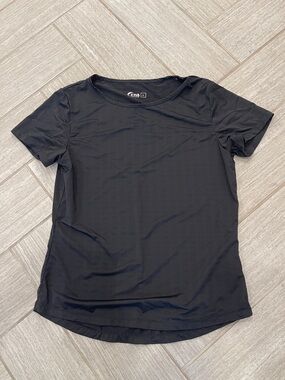 ZYIA Black Short Sleeve Crewneck Tee